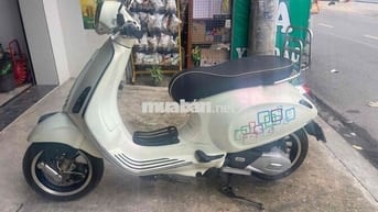 Piaggio Vespa 2019 Trắng LED