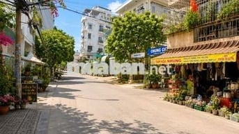 Bán chung cư gần 60m2 - Lầu 1 -Có nhà xe -Nguyễn Xí giao Phạm Văn Đồng