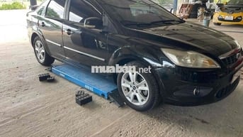 Ford Focus 2011 bản 2.0