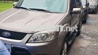 Ford Escape XLS 2010 Xám Tự động