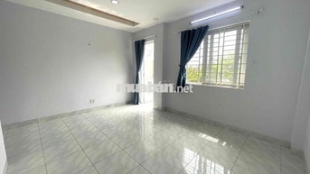 PHÒNG STUDIO BAN CÔNG-CỬA SỔ GIÁ RẺ GÒ VẤP