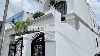 Nhà thiết kế nội thất cao cấp vào ở ngay
