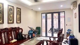 Bán nhà phố Lạc Trung, Hai Bà Trưng 55m,  3 tầng. Giá: 19.5 tỷ