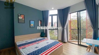 Cho thuê căn hộ tone gỗ ban công lớn gần ngã 6 lý thái tổ ngay Quận 10