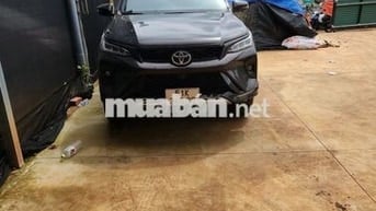 Toyota Fortuner Đen Xe gầm cao