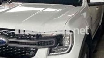 Ford 2025 Trắng 10000 km