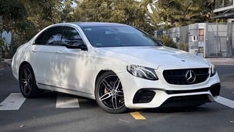 Mercedes-Benz E200 2019 đã up body E300 Trắng