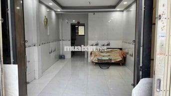Cho thuê nhà C9 phạm hùng DT 3m6x9 .1 lầu 2 P .2 wc hẻm trước nhà 5m