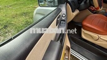 hyundai starex 9 chổ