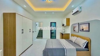 Cách Mặt Tiền Chỉ 1 Căn, 8 Phòng Ngủ, Khu Vực Cho Thuê Tốt