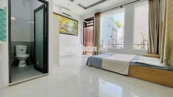 PHÒNG STUDIO FULL NỘI THẤT - CỬA SỔ , BAN CÔNG - THANG MÁY