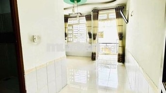 Cho thuê 1 phòng ban công gần cầu Tham Lương chợ Lạc Quang