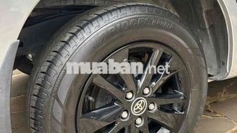 Toyota Innova 2.0E 2018 Bạc 7 chỗ