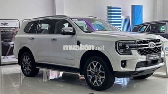 Ford Everest Titanium 4x4 Trắng 2025 mới 100%