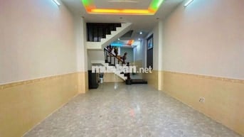 CHO THUÊ NHÀ ĐÔNG HOÀ NGAY SÂN VẬN ĐỘNG 4 PHÒNG NGỦ