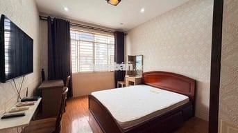 CHỦ CHO THUÊ NHÀ 1Trệt 2 Lầu ST Full Tiện Nghi Ngay Nguyễn Trãi Q5