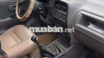Isuzu 2004 Đen