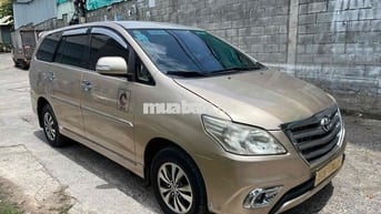 Toyota Innova E 2015 Vàng cát 7 chỗ