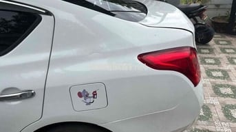 Nissan Sunny Trắng