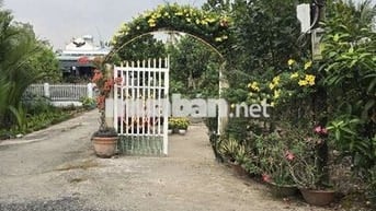 Bán đất mặt tiền tặng nhà nghỉ dưỡng