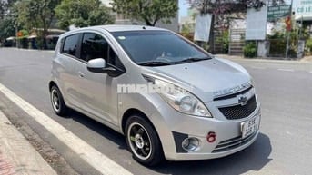 Chevrolet Spark Số sàn 5 chỗ Bạc
