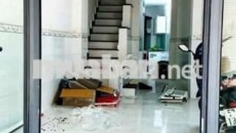 nhà gần chợ Bình Thành.2 lầu 2 phòng ngủ 