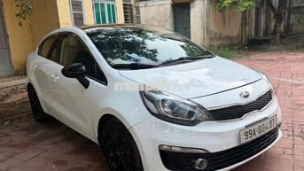 Kia Rio Trắng 5 chỗ Sàn Xăng
