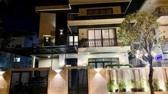 Bán nhà Biệt thự 7,6 x18, 1 trệt 1 lầu ST, 4pn, có gara oto. 15,5 tỷ