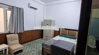 Phòng nội thất đầy đủ, hẻm ôtô sát bên Q1
