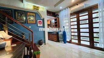 Cho thuê nhà Vũ Miên - Tây Hồ 6 tầng, 4 ngủ gần Hồ Tây chỉ 22tr/tháng