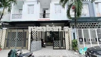 CHỦ GỬI CHO THUÊ NHÀ TRỆT 2 LẦU CÓ NỘI THẤT KDC HỒNG PHÁT