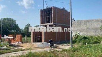 BÁN 48M2 ĐẤT THỔ CƯ xÂY DỰNG TỰ DO LONG HẬU CÁCH NHÀ BÈ 3K.