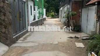 Cho thuê nhà nguyên căn điện nước riêng giá nhà nước, đường ô tô.