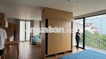 Căn hộ rộng 50m2 ban công to trãi dài ở Phố Phan Đăng Lưu gần Hoang Sa