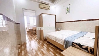 Thang Máy - Hầm Xe - 1PN - Tách Bếp - Balcon Trục 3/2 Quận 10