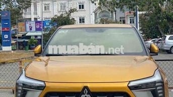 Mitsubishi Thể thao Vàng Tiện nghi Mạnh mẽ