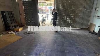 CHO THUÊ NHÀ MẶT TIỀN 1300m2 CHO LÀM CHDV
