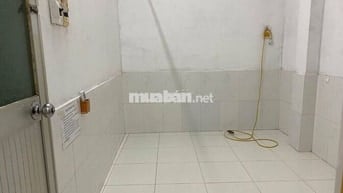 PHÒNG LẦU ĐÚC NGAY TRUNG TÂM QUẬN 3 CÁCH MẠNG THÁNG