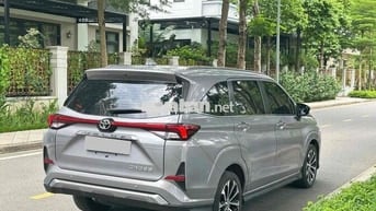 Toyota Veloz Cross 7 chỗ Xám 74236 km