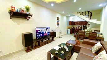 Bán Nhà Hoàng Quốc Việt, Cầu Giấy, Dân xây, ô tô gần, 50m2, 10 tỷ