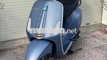 Vespa Sprint Officina 8 Limited Xám 10km MH426.20