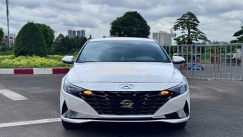 Hyundai Elantra 2023 1.6 AT đặc biệt Trắng
