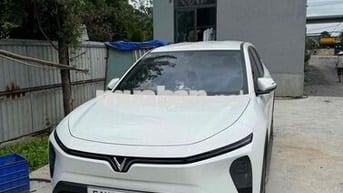 VinFast VF MPV 7 Trắng 5 ngàn km