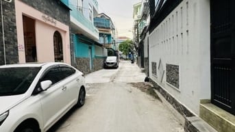 Hẻm ô tô tránh Lạc Long Quân, Quận 11, 5.2x16, 3 tấm đúc, nhỉnh 10 tỷ