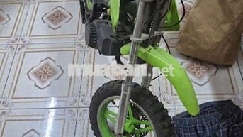 Xe cào cào Xăng pha nhớt Xanh lá