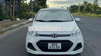 Hyundai i10 2015 Trắng 5 chỗ