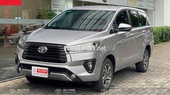 Toyota Innova E 2023 Số sàn 5 cấp Bạc 8.000 km