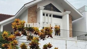 Bán biệt thự đường Nguyên Hồng - TPBMT