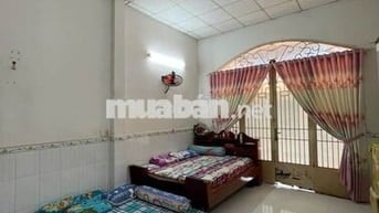 Nhà hẻm Kênh Tân Hóa cứng cáp, cách MT 100m
