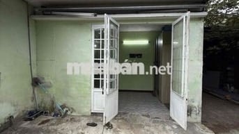 Nhà nguyên căn Hoà Xuân giá tốt có vườn thoáng mát